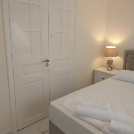 Center Luxury Suites Апартаменты