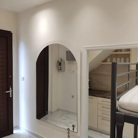 Center Luxury Suites Апартаменты *