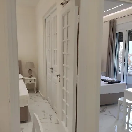 Center Luxury Suites Апартаменты *